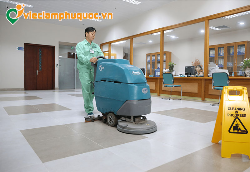 Kỹ năng sử dụng máy móc và hóa chất chuyên dụng