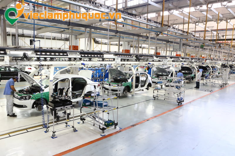 Kỹ thuật viên ô tô yêu cầu sự tỉ mỉ và cẩn trọng